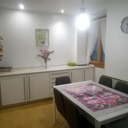 Centrica, Espaciosa Y Comoda Apartamento Getaria
