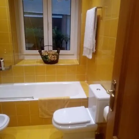 Centrica, Espaciosa Y Comoda Apartamento Getaria